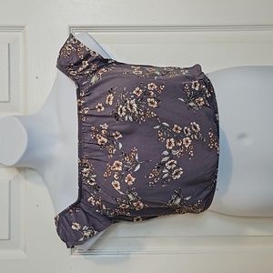Garage, gray, floral, off the shoulder, crop top. Size M
